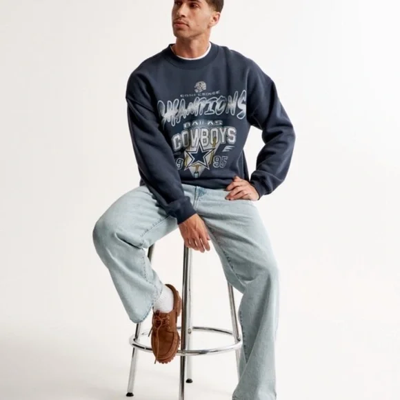 A&F Dallas Cowboys crewneck